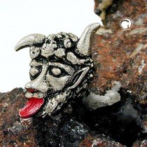 Clutch Pin Teufel altsilber rote Zunge