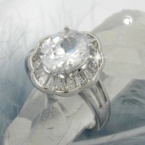 Ring Blume mit weißen Zirkonias