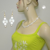 Ohrhaken Perle weiß seidig-weiß