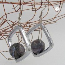 Ohrhaken Viereck mit Perle silber-grau