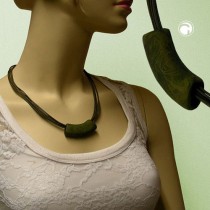 Halskette Rohr flach-gebogen dunkelgrün 50cm