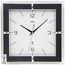 Funkwanduhr analog eckig mit Glas und Carbon-Applikationen
