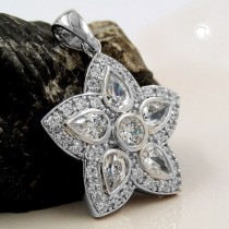 Anhänger Blume mit Zirkonias 925 Sterlingsilber