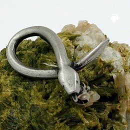 Brosche kleine Schlange altsilber