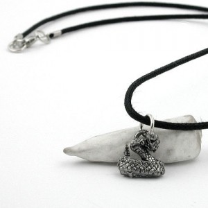 Halskette Anhänger Zinn kleine Schlange 45cm