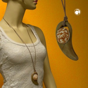 Halskette Anhänger Zahn/Löwenkopf oliv 90cm