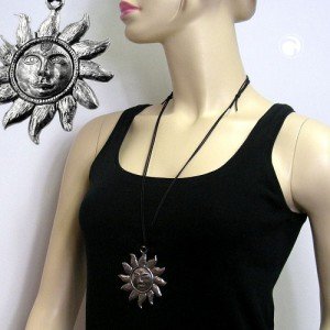 Halskette Zinn große Sonne mit Gesicht 110cm