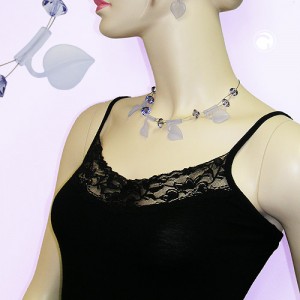 Collier Halskette Blätter hellblau-matt Draht 44cm