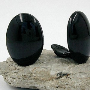 Ohrring 30x22mm schwarz oval Vollplastik