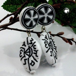 Ohrstecker schwarz-weiß