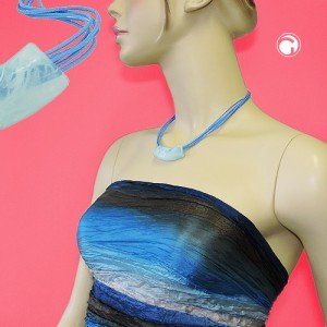 Halskette Rohr flach-gebogen blau-türkis 45cm