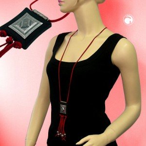 Halskette Viereck rot schwarz altsilber ca. 100cm