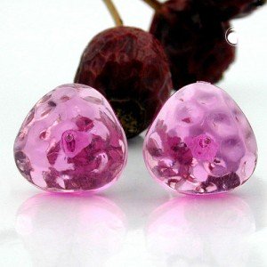 Ohrstecker pink-transparent gehämmert