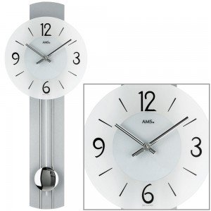 Wanduhr Quarz mit Pendel silbern verchromte Applikationen Pendeluhr