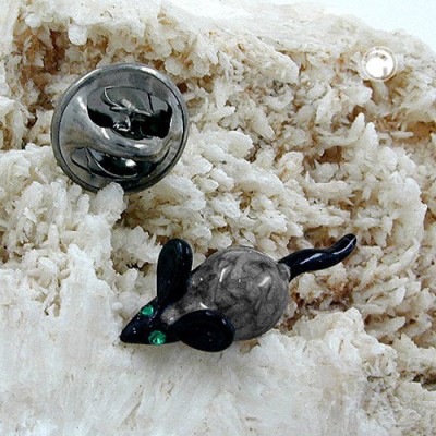 Pin Maus grau-marmoriert Augen grün